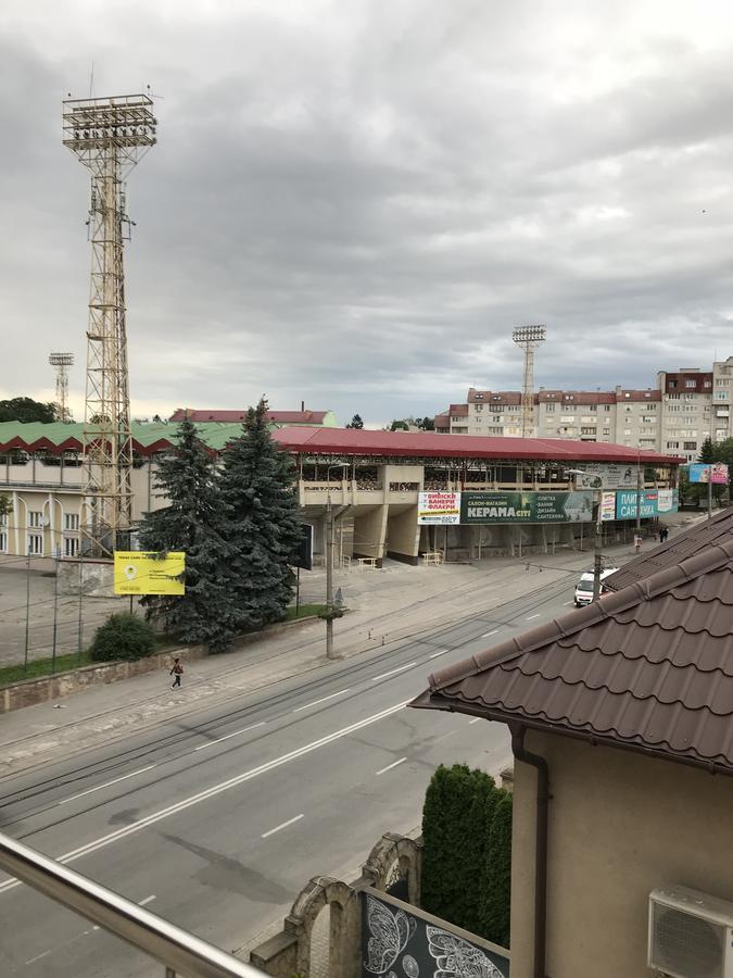 Дворівневі Апартаменти Antique Ternópil Exterior foto