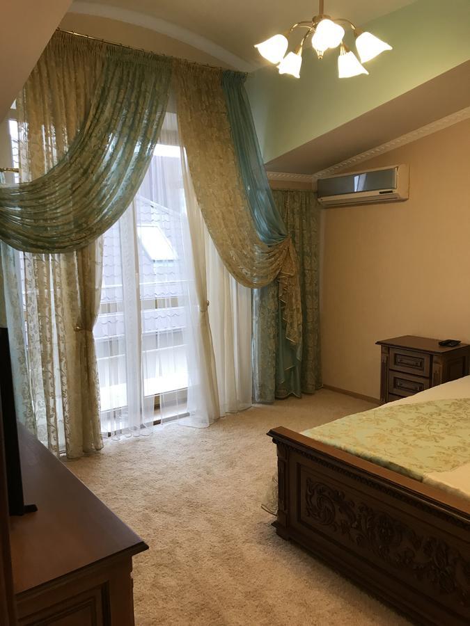 Дворівневі Апартаменти Antique Ternópil Exterior foto